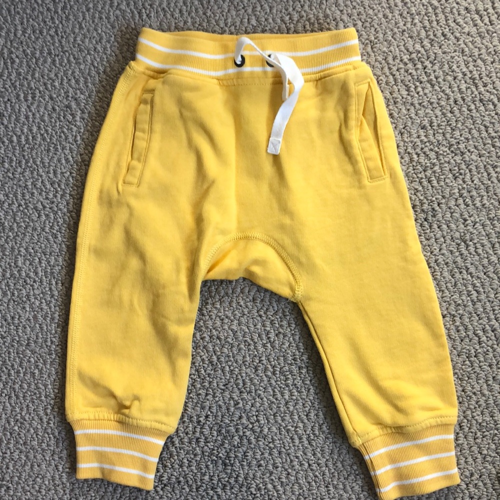 Hanna Andersson yellow sweatpants. NWOT